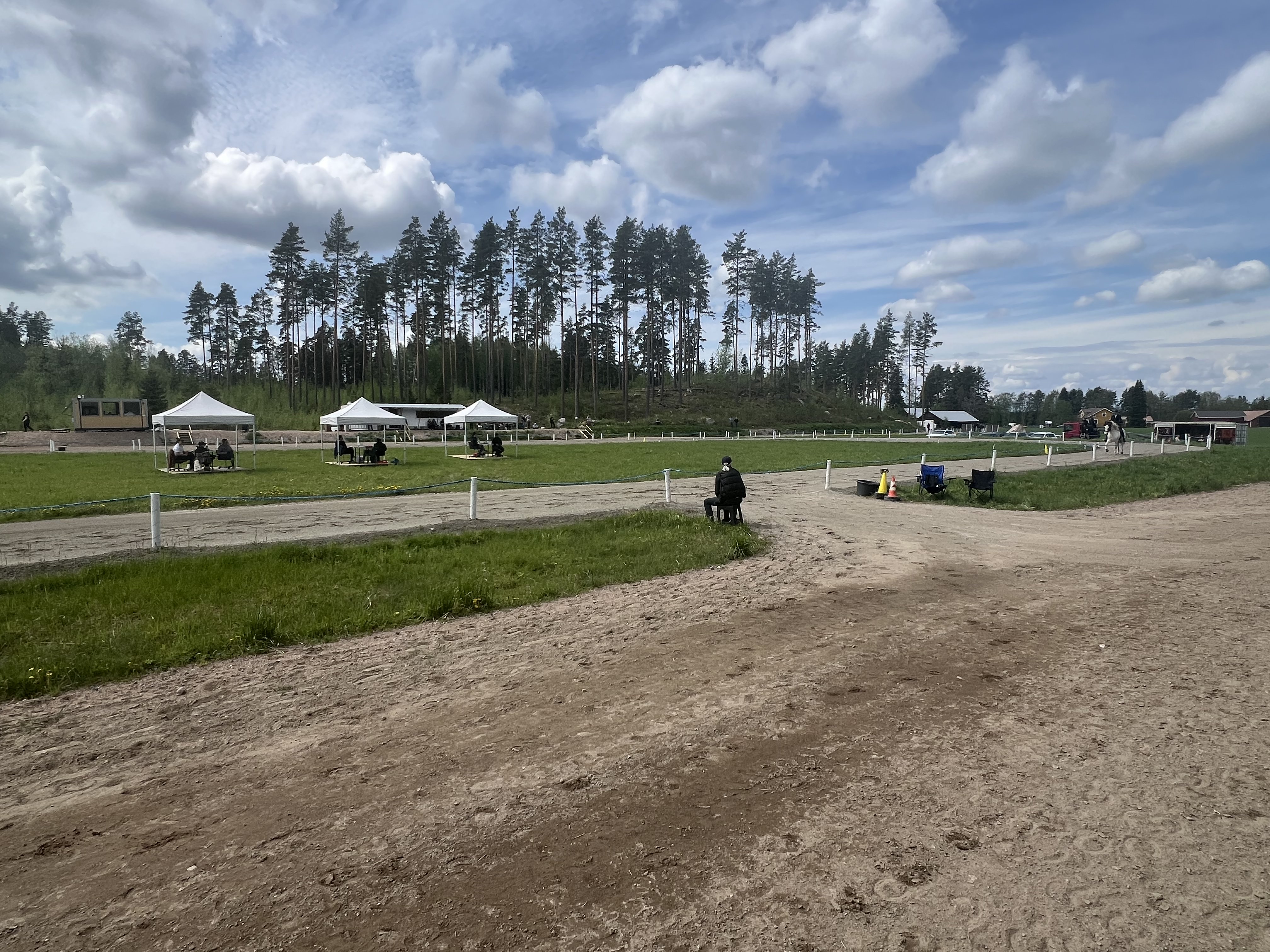 Islanninhevonen Kaakkolan baanalla